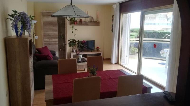 100M2 Big Apartment Private Garden And Pool/ 100M2 Gran Apartamento Jardin Privado Y Piscina / Acogedor Apartamento En Zona Tranquila Y Agradable Cambrils Luaran gambar