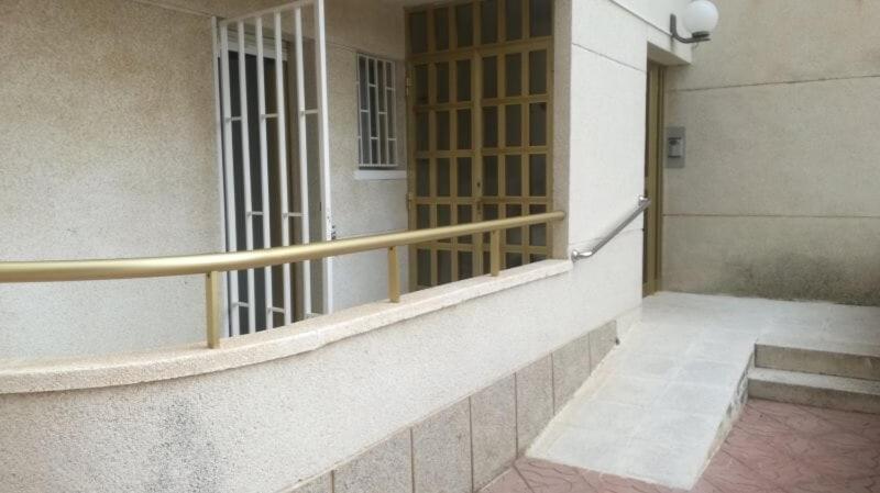 100M2 Big Apartment Private Garden And Pool/ 100M2 Gran Apartamento Jardin Privado Y Piscina / Acogedor Apartamento En Zona Tranquila Y Agradable Cambrils Luaran gambar